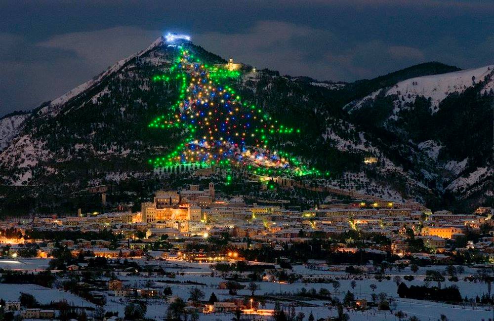 Albero-di-natale-più-grande-del-mondo-gubbio